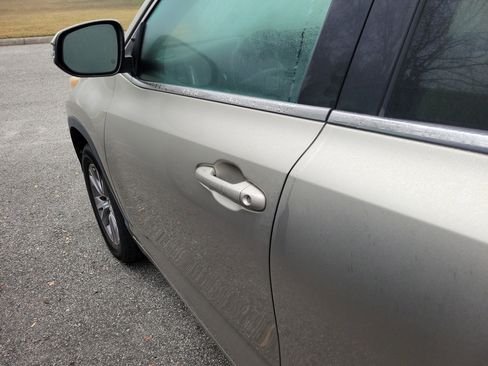 Used 2014 Toyota Highlander XLE image 29