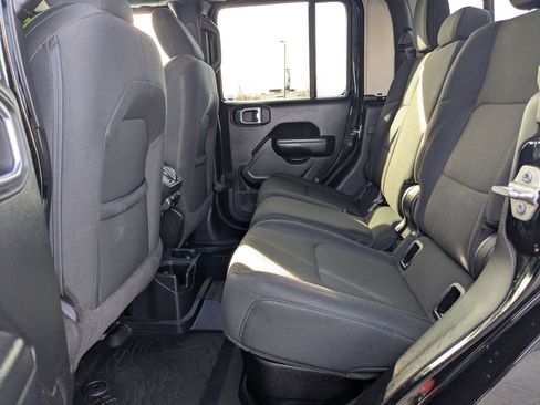 Used 2021 Jeep Gladiator Willys image 28