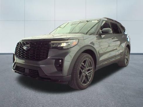 Used 2025 Ford Explorer ST-Line w/ ST-Line Street Pack image 11