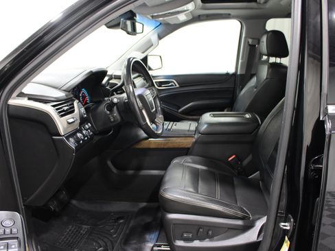 Used 2018 GMC Yukon Denali w/ Open Road Package AWD/4WD image 3