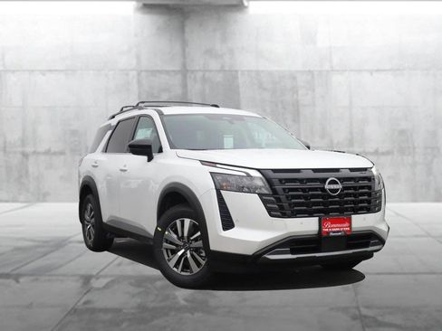 New 2026 Nissan Pathfinder SL w/ Cargo Package image 2