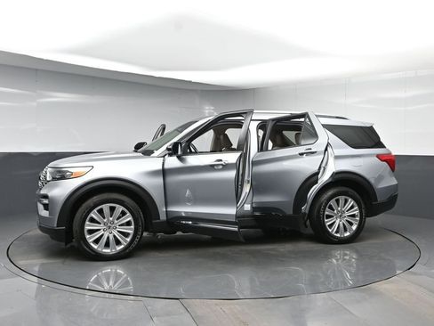 Used 2020 Ford Explorer Limited w/ Hybrid Equipment Group 310A image 48