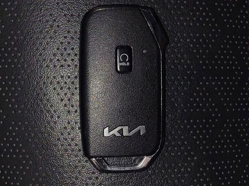 Used 2022 Kia Sorento S image 32