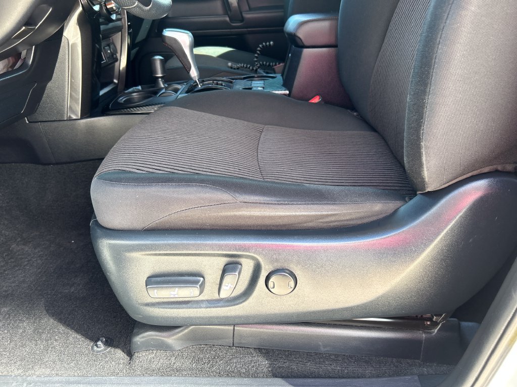 Used 2022 Toyota 4Runner TRD Off-Road AWD/4WD image 29