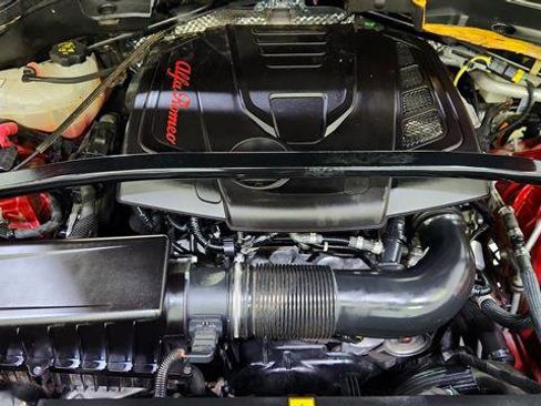 Used 2018 Alfa Romeo Stelvio Ti image 38