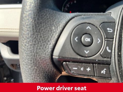 Used 2025 Toyota RAV4 XLE w/ Convenience Package FWD image 17