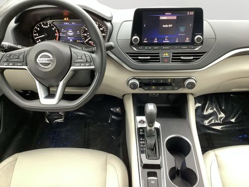 Certified 2022 Nissan Altima 2.5 SV image 16