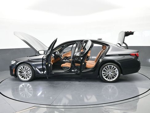 Used 2022 BMW 530i w/ Premium Package image 82