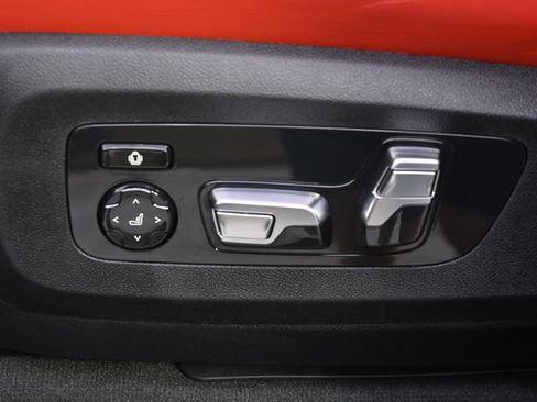 Used 2025 BMW X5 M Competition w/ Executive Package image 14