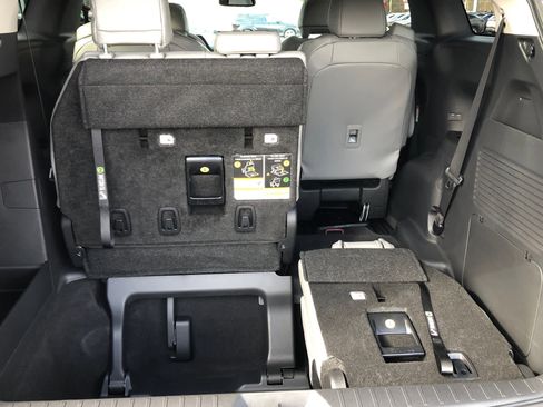 Certified 2025 Toyota Sienna XLE image 41