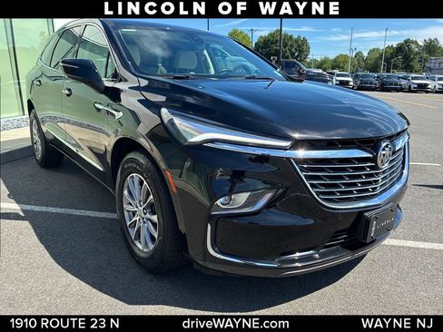 Used 2024 Buick Enclave Essence w/ Technology Package AWD/4WD image 9