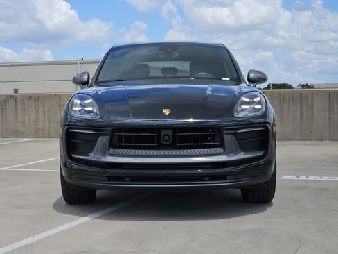Certified 2026 Porsche Macan Turbo AWD/4WD image 11