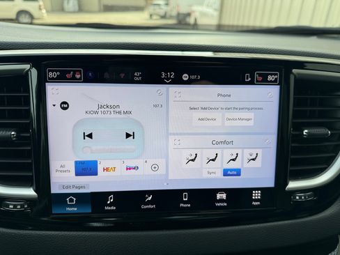 Used 2025 Chrysler Pacifica Select FWD image 15
