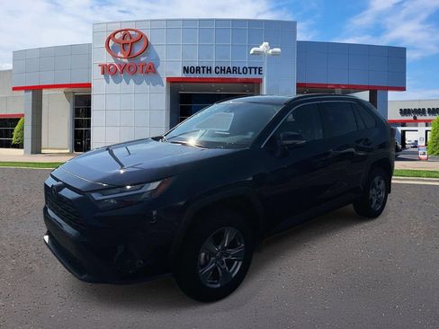 Used 2025 Toyota RAV4 XLE FWD image 5