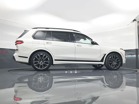 Used 2024 BMW X7 xDrive40i w/ Executive Package AWD/4WD image 15