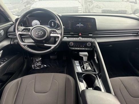 Used 2023 Hyundai Elantra SEL w/ Convenience Package image 13