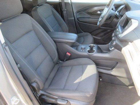 Used 2023 GMC Terrain SLE w/ Driver Convenience Package FWD image 13