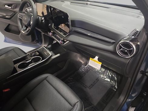 New 2026 Chevrolet Equinox LT w/ Convenience Package II image 10