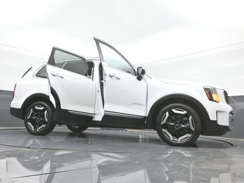 Used 2025 Kia Telluride S FWD image 51