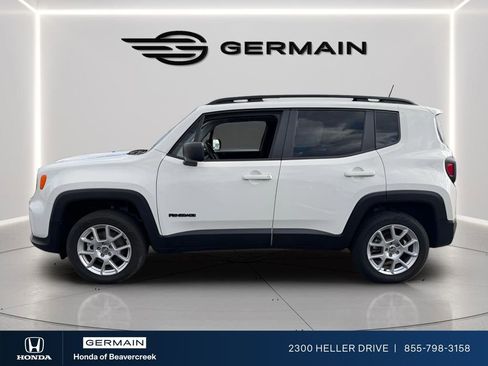 Used 2023 Jeep Renegade Latitude w/ Premium Group AWD/4WD image 3