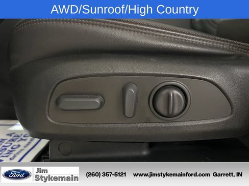 Used 2022 Chevrolet Traverse High Country AWD/4WD image 25