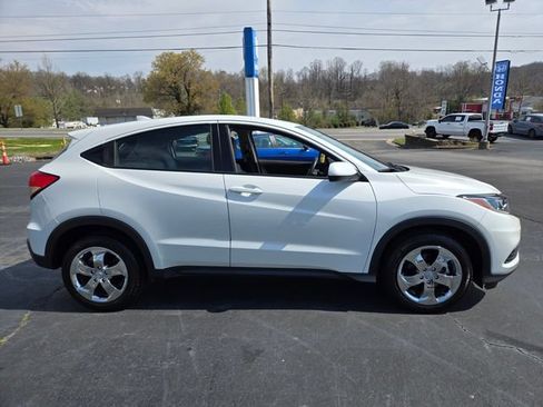 Used 2022 Honda HR-V LX image 9
