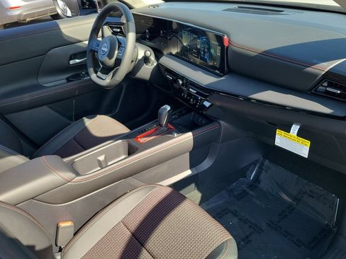 New 2026 Nissan Kicks SR FWD image 12