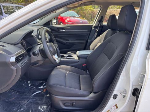 Used 2025 Nissan Altima 2.5 SV image 28