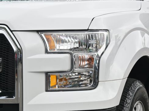 Used 2017 Ford F150 XLT RWD image 6