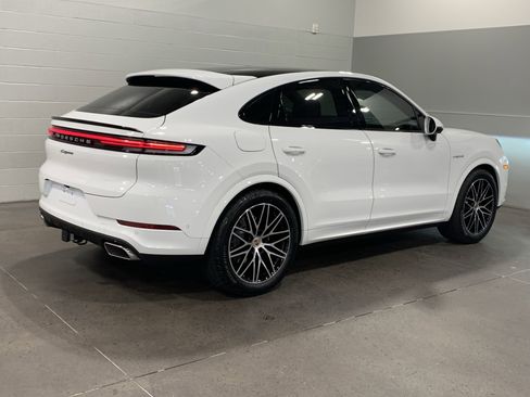 New 2026 Porsche Cayenne E-Hybrid Coupe image 7