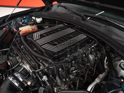 Used 2019 Chevrolet Camaro ZL1 RWD image 17