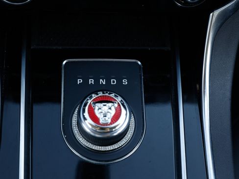 Used 2019 Jaguar XE image 40