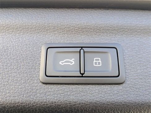 Used 2024 Audi Q3 2.0T Premium image 13