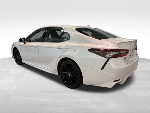 Used 2023 Toyota Camry XSE FWD image 5