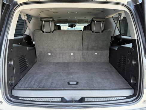 Used 2017 GMC Yukon XL SLT AWD/4WD image 36