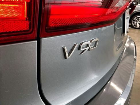 Used 2017 Volvo V90 T6 Cross Country AWD/4WD image 11