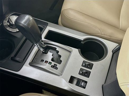 Used 2016 Toyota 4Runner SR5 Premium image 16