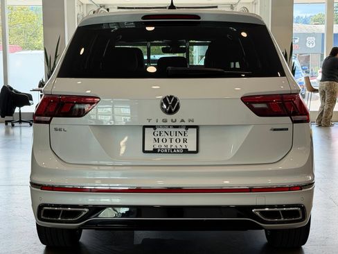 Used 2022 Volkswagen Tiguan SEL R-Line AWD/4WD image 5