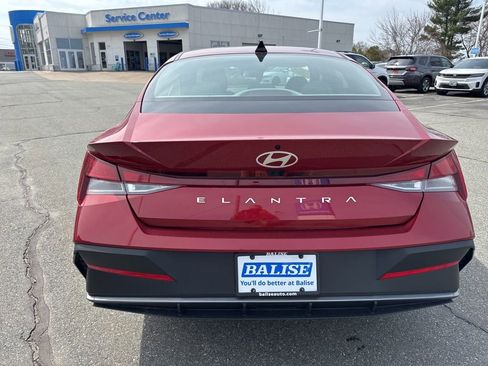 Used 2024 Hyundai Elantra SEL image 59