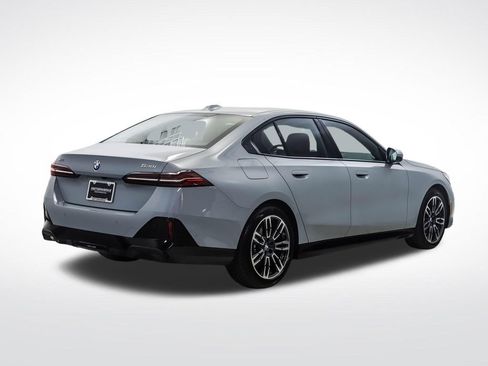Used 2026 BMW 530i xDrive w/ M Sport Package AWD/4WD image 6