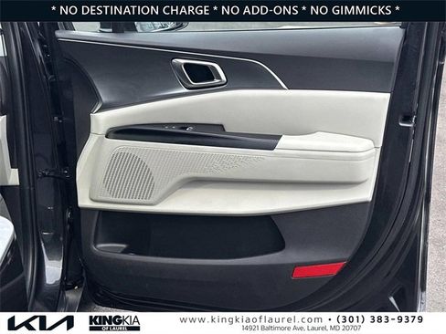 Used 2024 Kia Carnival LX image 15