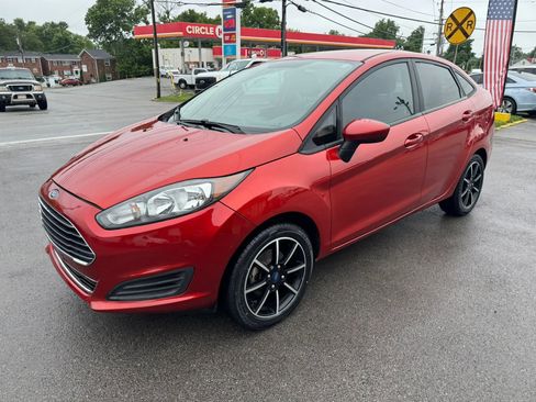 Used 2019 Ford Fiesta SE FWD image 4