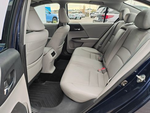 Used 2017 Honda Accord EX-L image 12