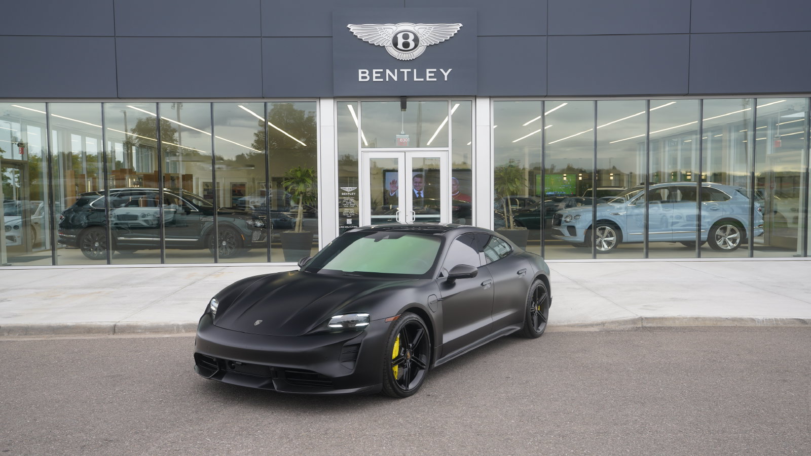 Used 2022 Porsche Taycan Turbo S AWD/4WD image 1