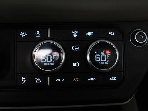 Used 2024 Land Rover Defender 110 S AWD/4WD image 28