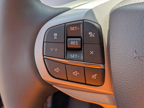 New 2026 Ford Explorer Active RWD image 19