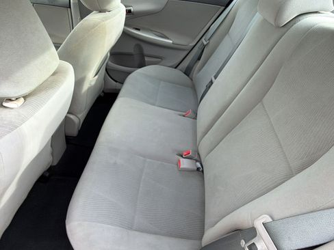 Used 2013 Toyota Corolla LE FWD image 26