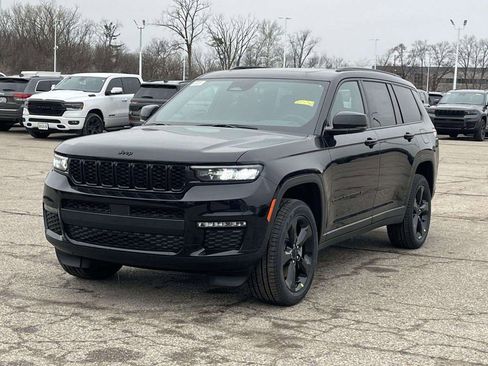New 2025 Jeep Grand Cherokee L Limited w/ Black Appearance Package image 3