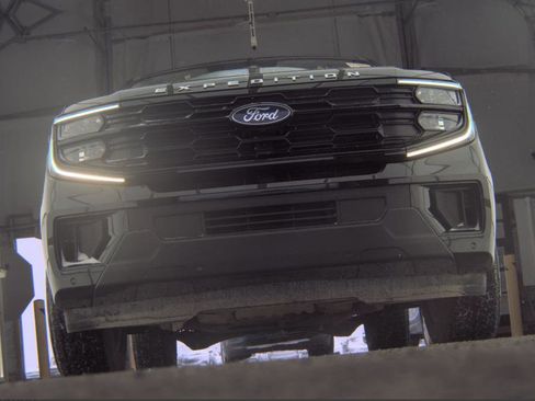 Used 2025 Ford Expedition Active image 9