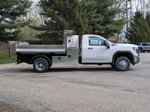 New 2026 GMC Sierra 3500 Pro w/ Convenience Package AWD/4WD image 8
